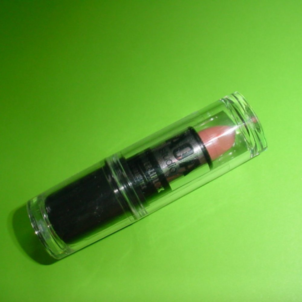 AOA Sealed Wonder Lock Lipstick SOUFFLE